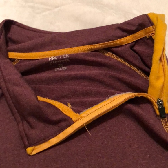 workout shirt - Picture 3 of 3